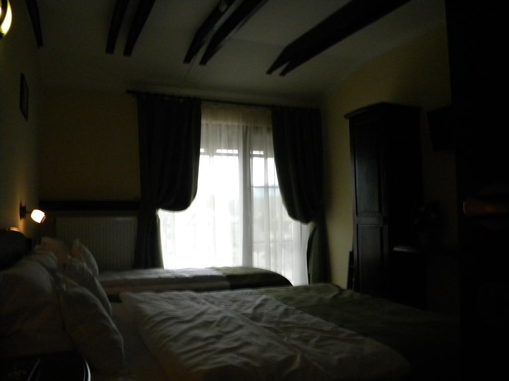 Pensiunea Mason'S Risnov Room photo